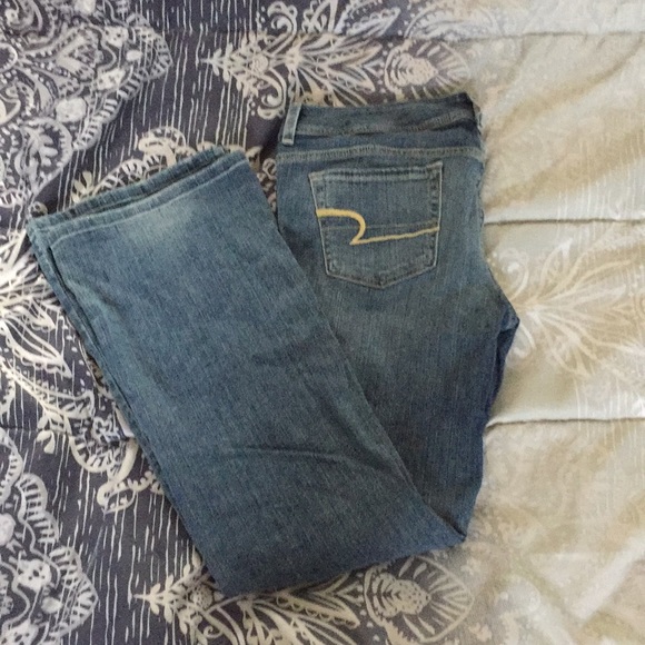 Faded blue jeans - Picture 1 of 2